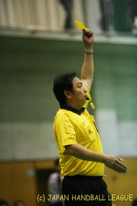 Referee Kiyotaka Saji