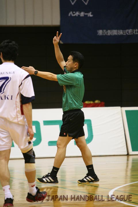 Referee Masahiro Sasaki
