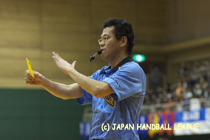 Referee Masaki Ienaga