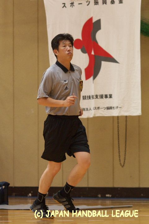 Referee Katsuya Ohishi