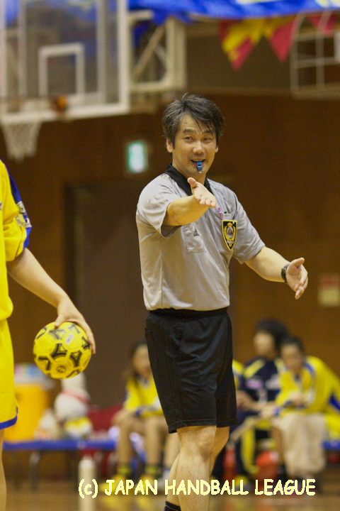 Referee Osamu Takano