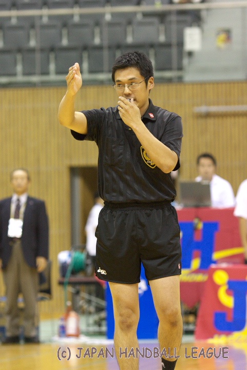 Referee Kouji Nakamura